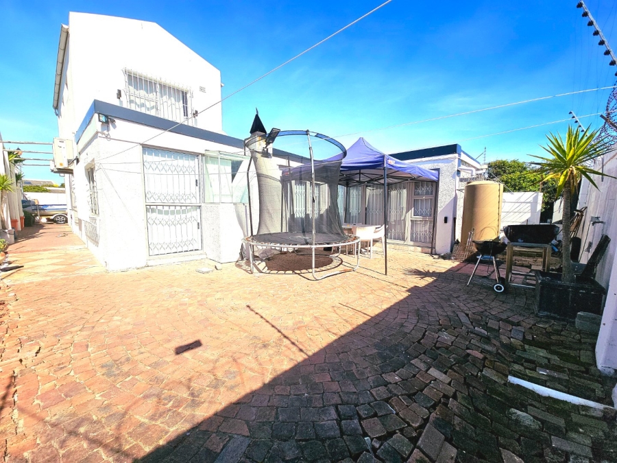 4 Bedroom Property for Sale in Marina Da Gama Western Cape
